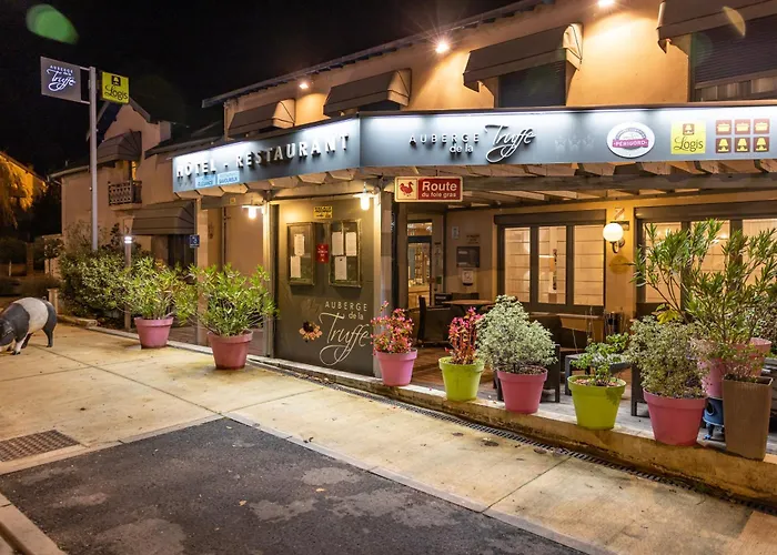 Hotel Logis De La Truffe