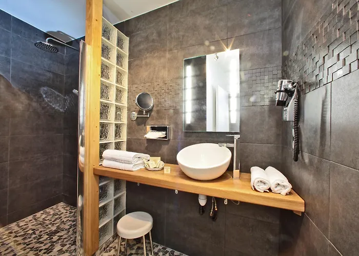Logis De La Truffe Hotel