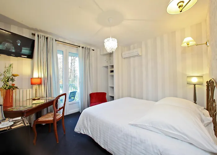 Hotel Logis De La Truffe